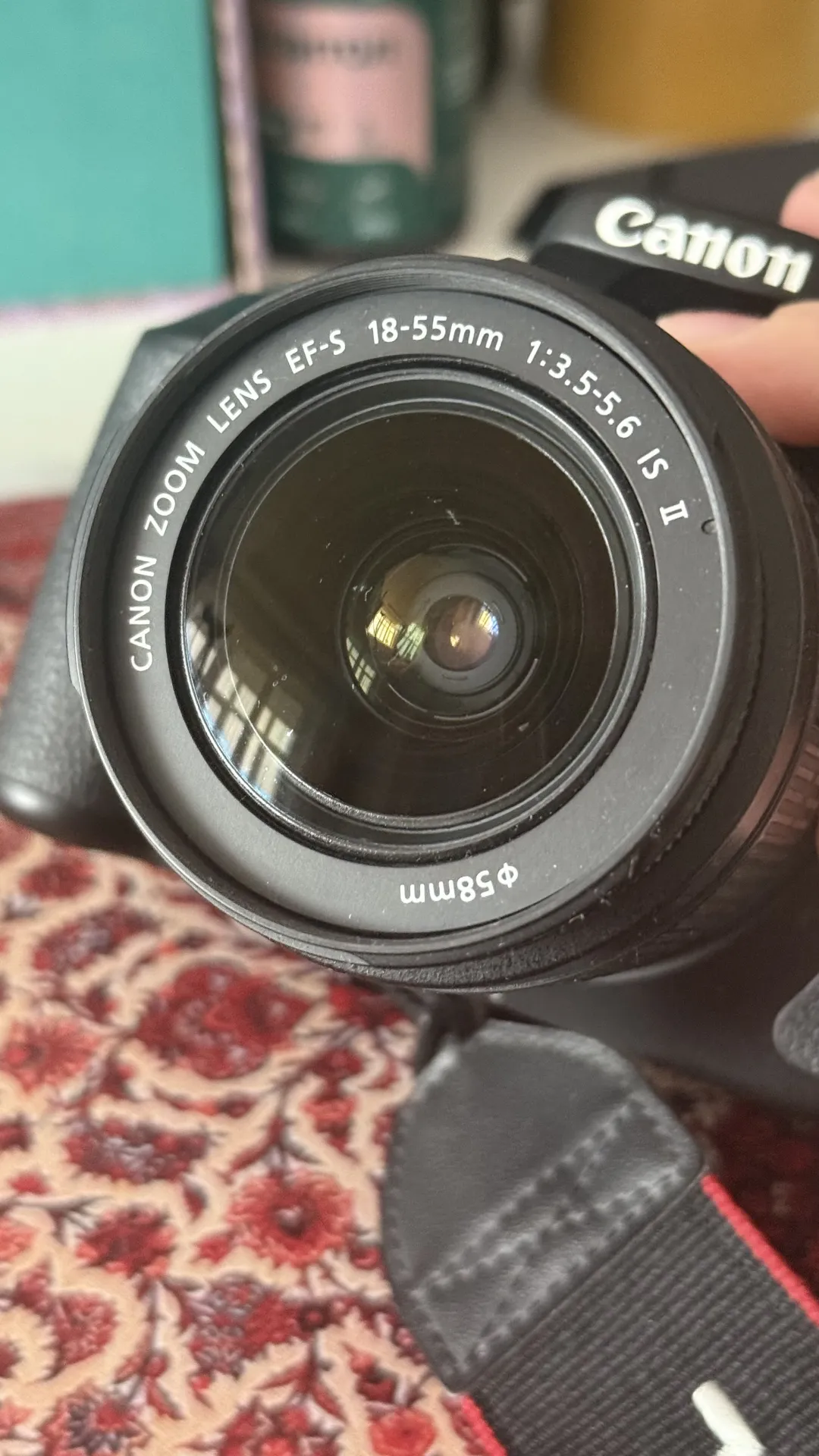 зеркальный фотоаппарат Canon 600D 